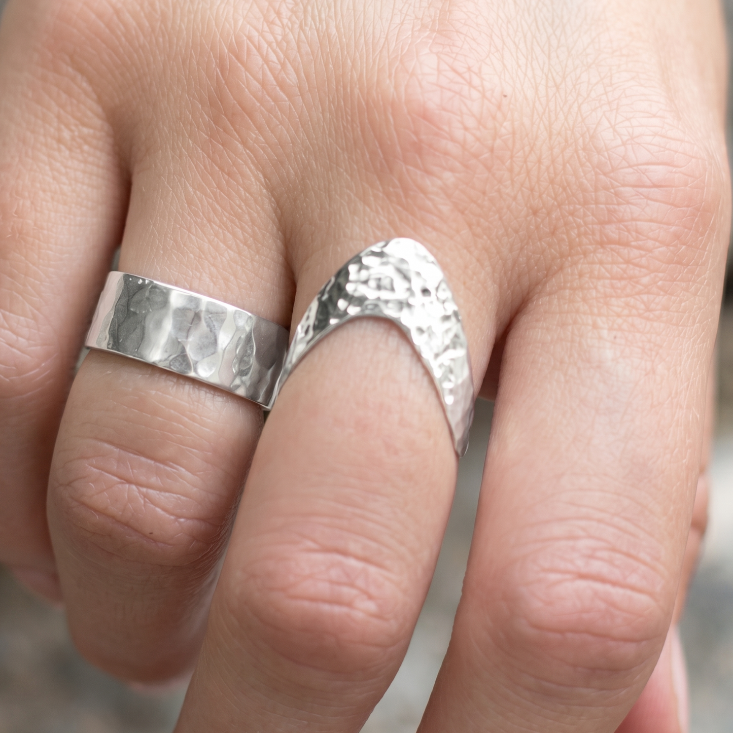 Hammered Victory V Ring 925 Sterling Silver Graduated 3-7mm Band Sizes 5-10
