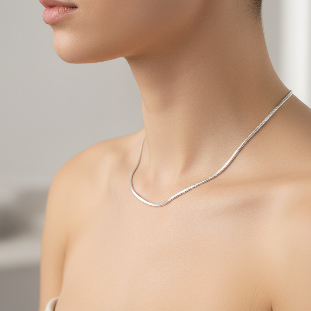 Lifestyle - Snake Chain on Neck
