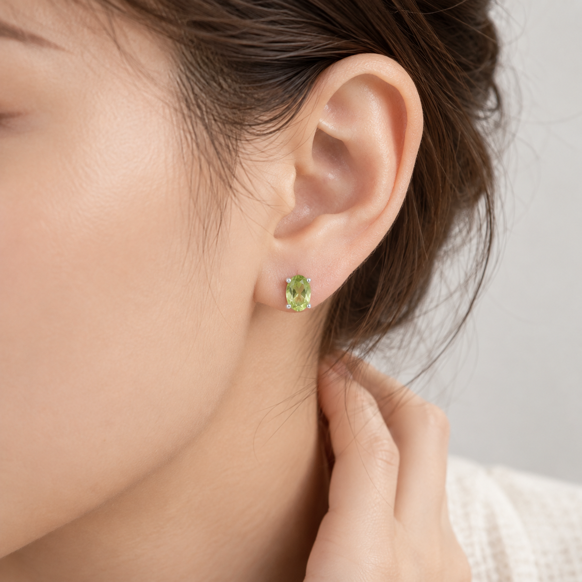 Oval Faceted Peridot Stud Earrings 925 Sterling Silver 4mm x 6mm