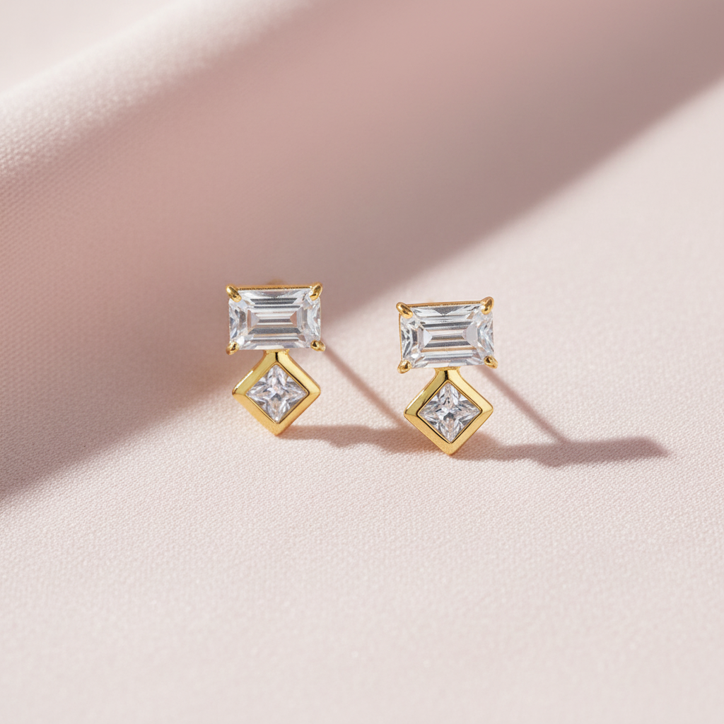 水晶耳釘 - 淡粉色布料背景