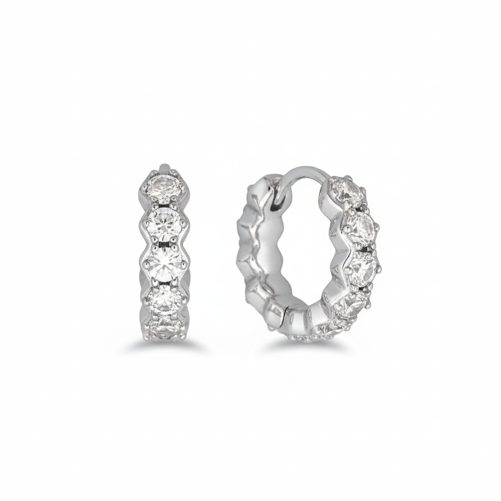 銀色水晶圈形耳環 - 特寫視角